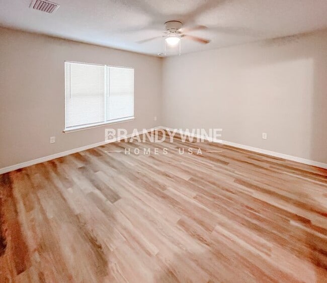 Building Photo - 5301 Oaktrail Ln