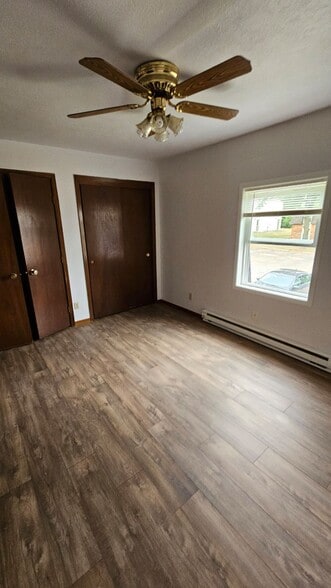 Building Photo - 2857 City View Dr