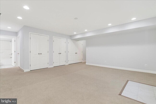 Building Photo - 132A Pineview Ave