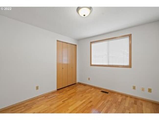 Building Photo - Single Level in Desirable Tigard Neighborhood