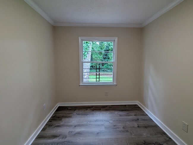 Building Photo - 2820 Argyle Dr NW