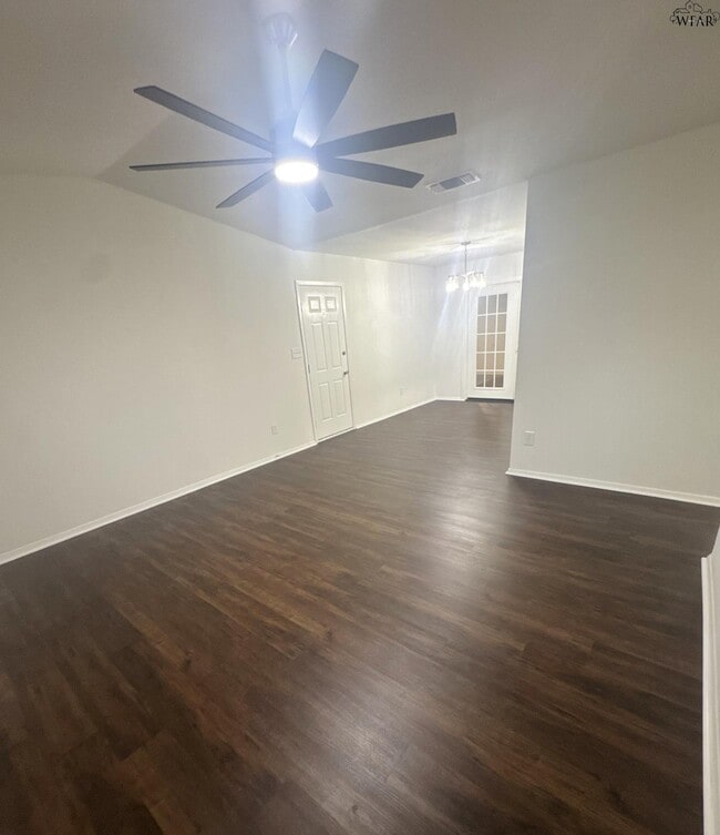 Building Photo - 4318 Hillsboro