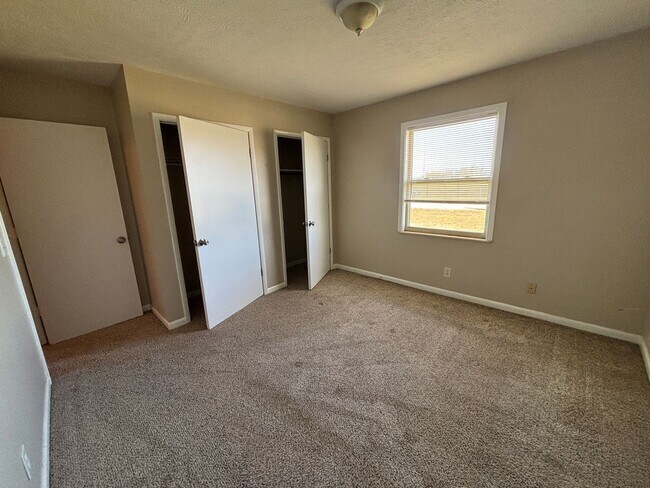 Building Photo - 4113-4115 W 22nd St