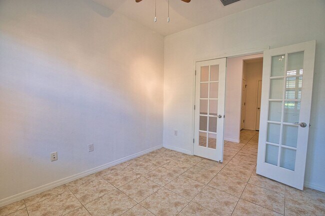 Building Photo - Annual Unfurnished 2 Bedroom 2 Bathroom Ho...