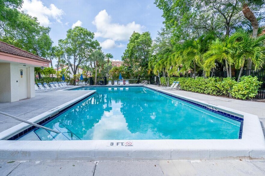 Building Photo - 3351 Emerald Oaks Dr