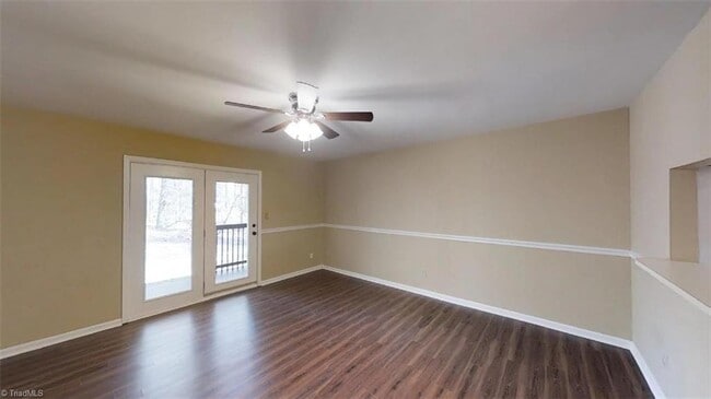 Building Photo - Lower Level Condo for Rent - MOVE IN READY