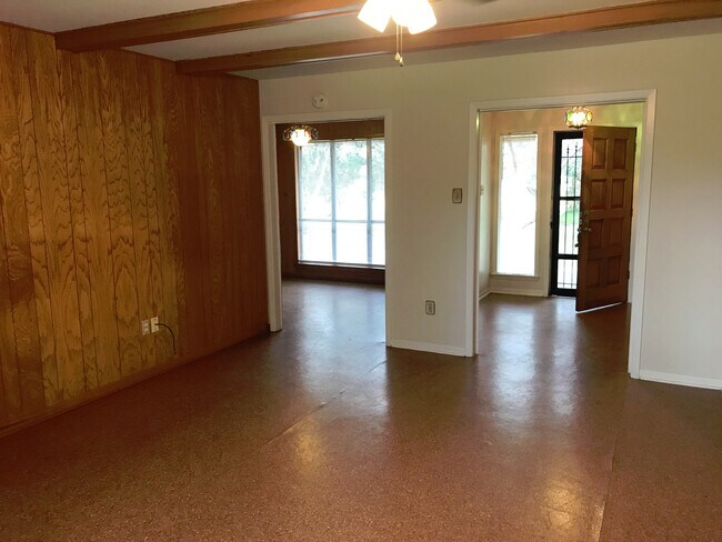 Building Photo - 13001 Woodway Dr