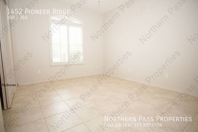 Building Photo - Gorgeous 3BDR Westside Home!