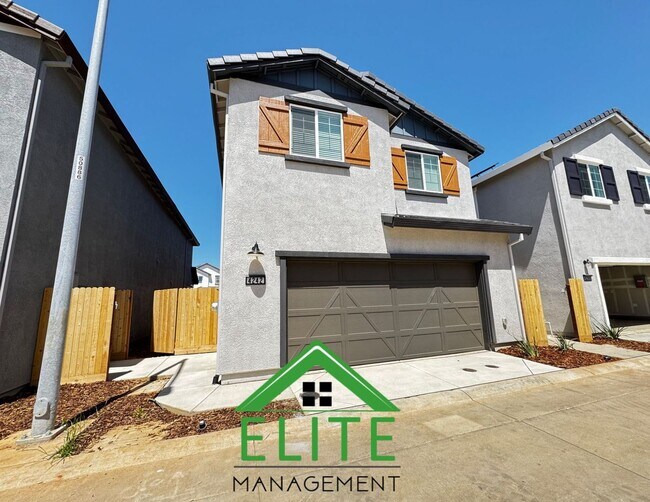 Building Photo - **Brand New 4 Bed / 3 Bath Home in Prime R...