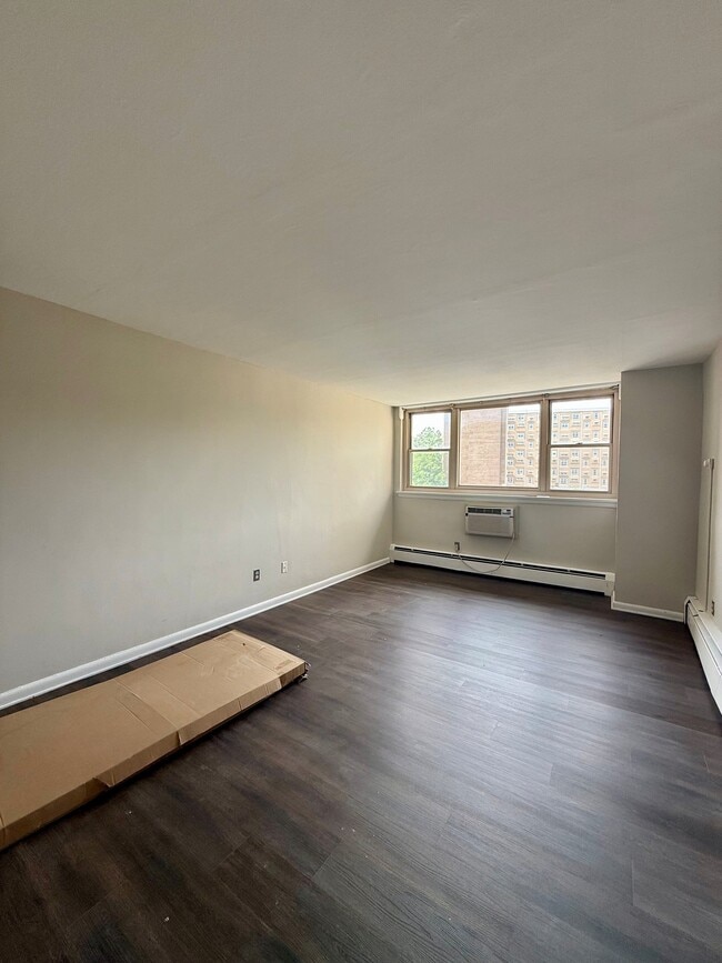 Building Photo - 1301 N Harrison St