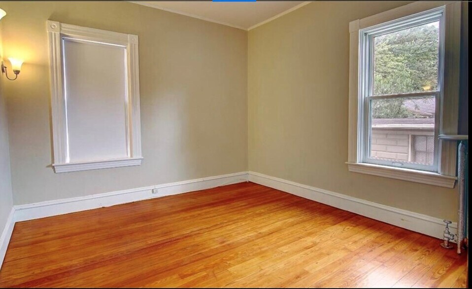 2nd Bedroom - 173 Rochambeau Ave