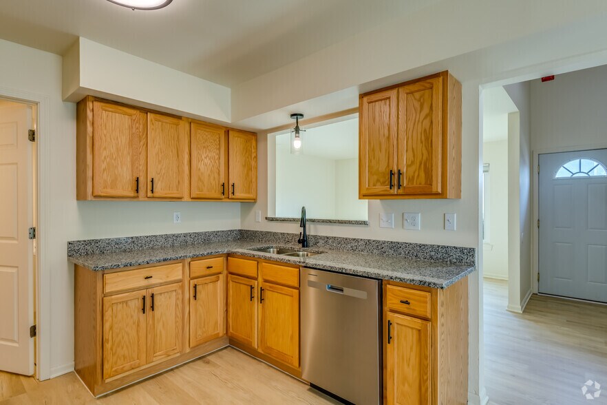 Hidden Creek Apartments 1471014832 W Hidden Creek Ct New Berlin WI 53151 Apartment Finder