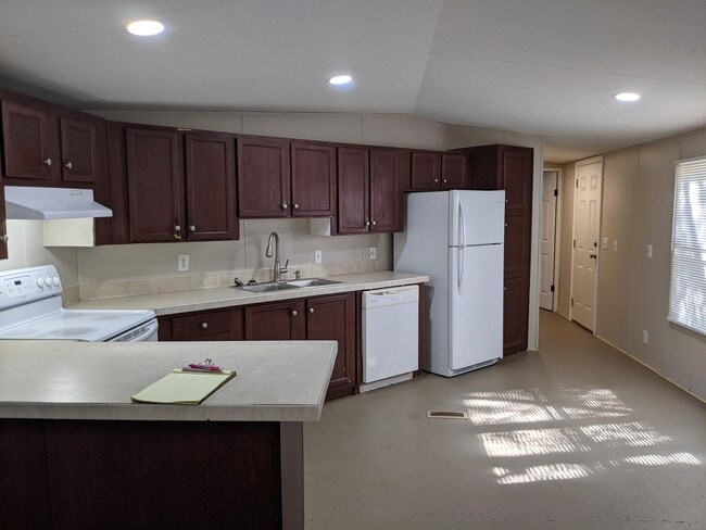 Building Photo - 415 Green Oak Rd