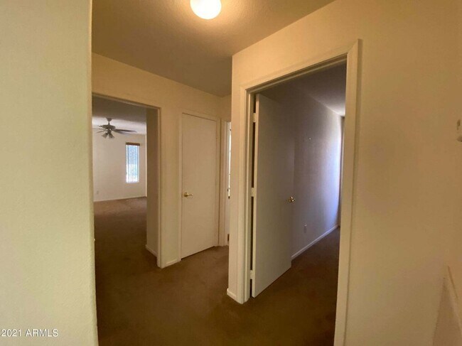 Building Photo - 1461 E La Costa Dr