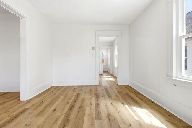 Building Photo - 2935 E 121st St