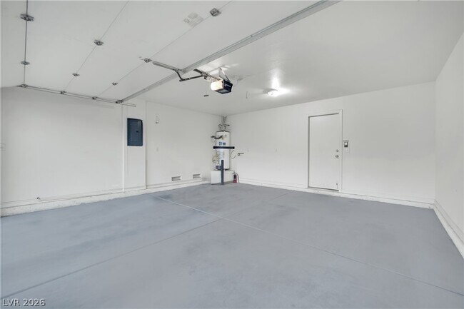 Building Photo - 9965 Lorian St