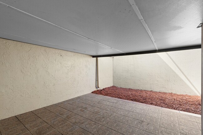 Building Photo - 104 Madrid Dr
