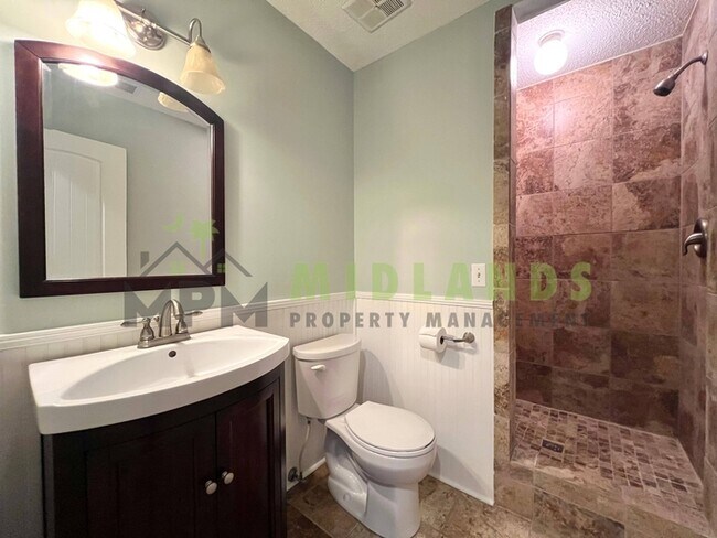 Building Photo - 201 Mariners Row