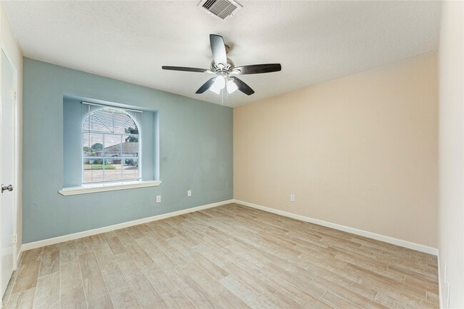 Building Photo - 1410 PI Cir