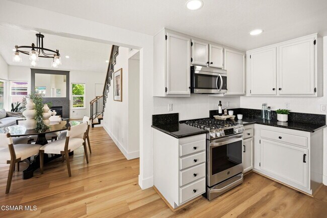 Building Photo - 974 Quarterhorse Ln