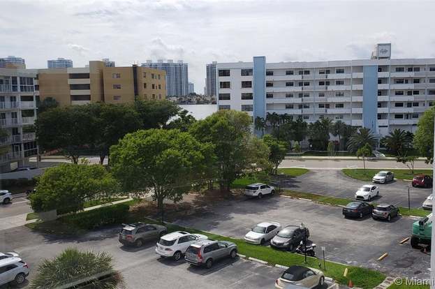 Building Photo - 250 180th Dr