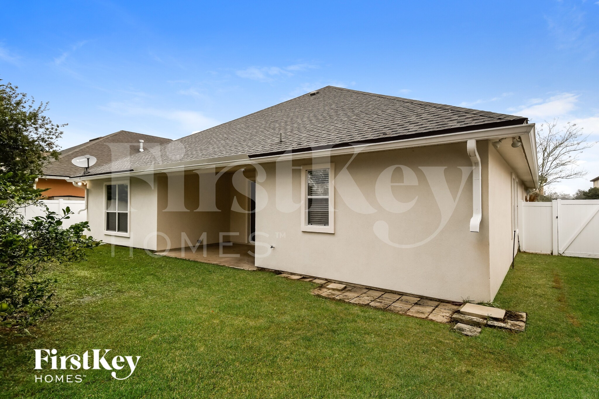 Building Photo - 664 Porta Rosa Circle