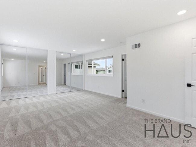 Building Photo - Newly Remodeled Huntington Beach Home with Brand-New AC & Premium Finishes