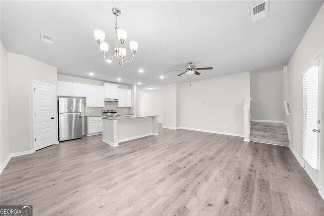 Building Photo - 220 Harrison St