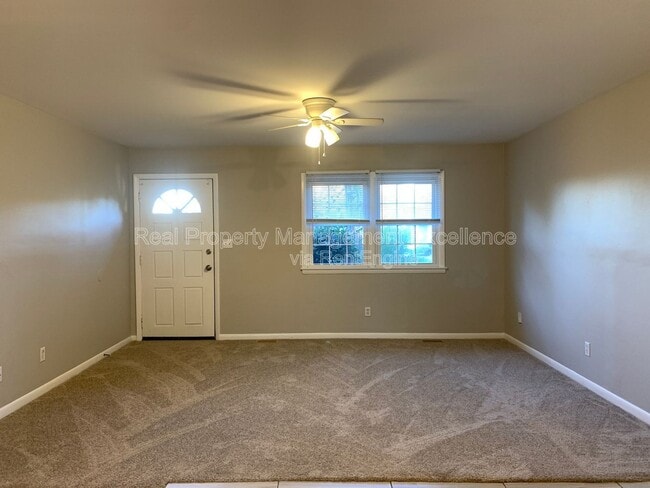 Building Photo - 300 Ln of Sir Lancelot