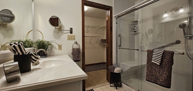 Building Photo - 25 Washington St