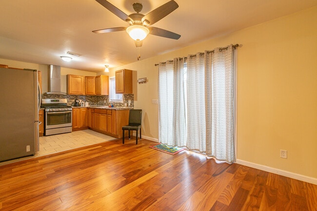 Building Photo - 2730 9th St