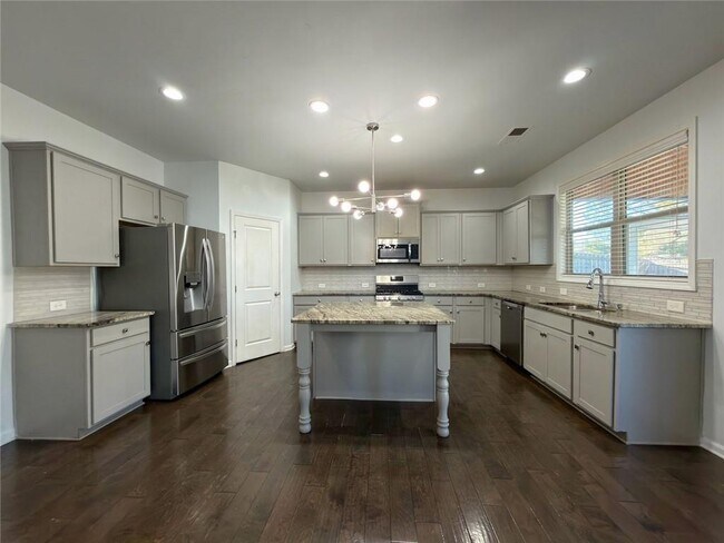 Building Photo - 2886 Cove View Ct SE