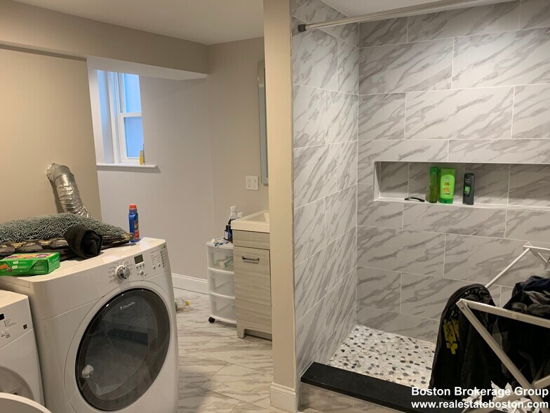 Building Photo - 22 Parker Hill Ave