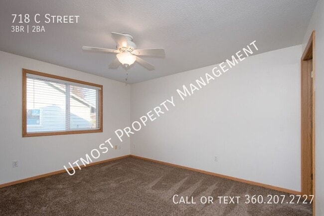 Building Photo - 718 C St