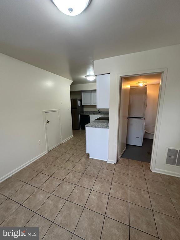 Building Photo - 4655 Logsdon Dr