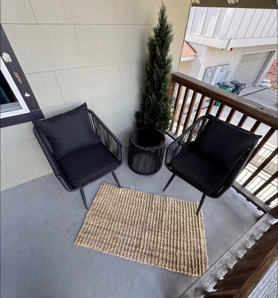 Building Photo - 414 Chestnut St