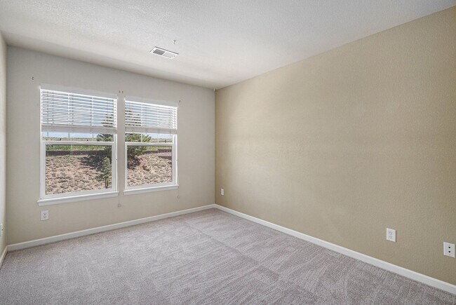 Building Photo - Spacious 3 bedroom in the heart of Castle Rock!
