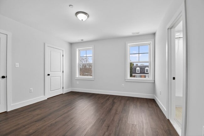 Building Photo - Spacious New Build in Quiet Glenmont / Silver Spring - Available Now
