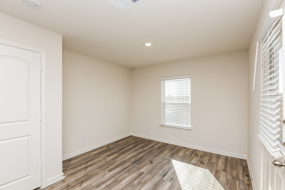 Building Photo - 1332 Redpine Dr