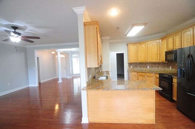 Building Photo - 5016 Liberty Park Cir SE