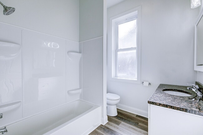 Building Photo - 224 Lemont St