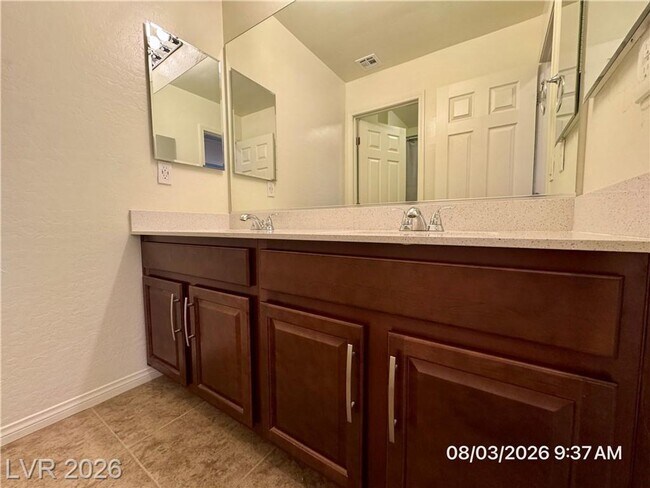 Building Photo - Beautiful 4BR Home with Huge Loft, Gourmet Kitchen & Covered Patio
