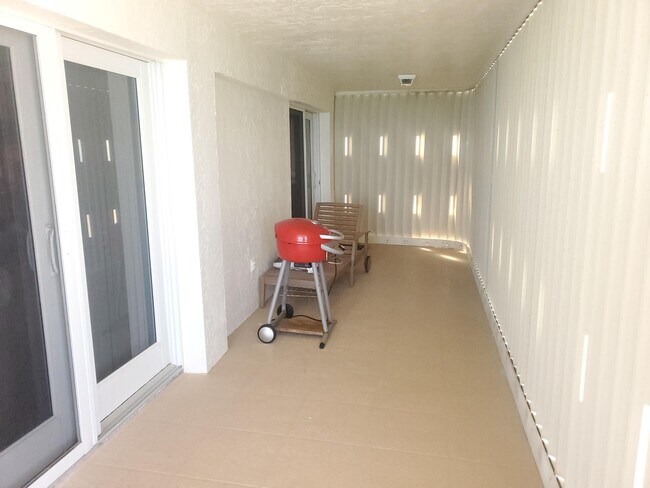 Building Photo - 10980 S Ocean Dr