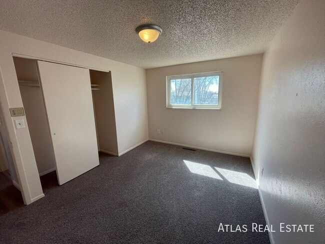 Building Photo - 4435 S Anjelina Cir