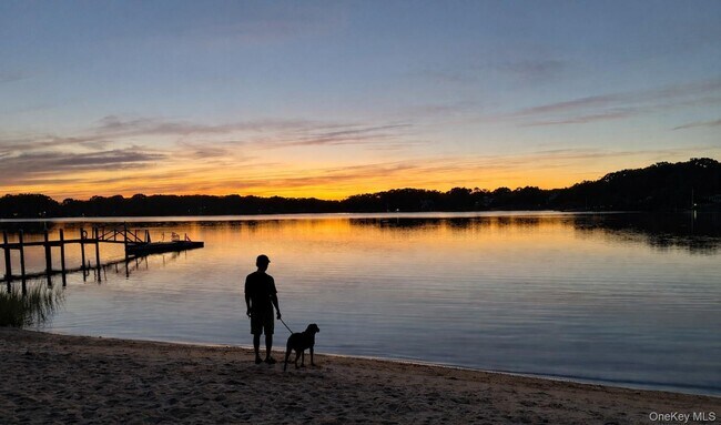 Building Photo - 205 Pine Ave