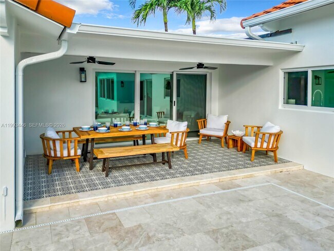 Building Photo - 104 Angelfish Ln