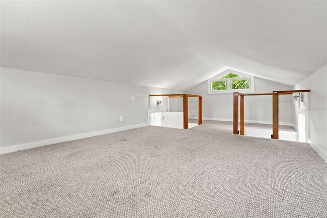 Building Photo - 205 Garden Cir N