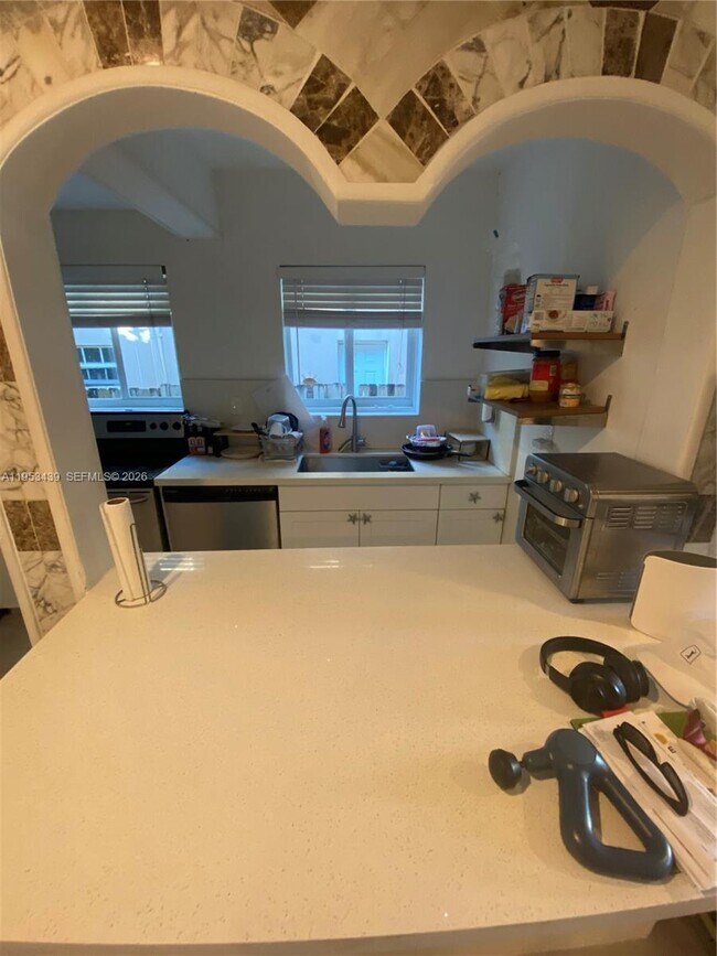 Building Photo - 8200 Byron Ave