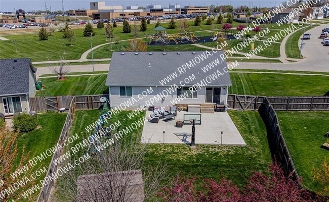 Building Photo - 10308 Catalina Dr