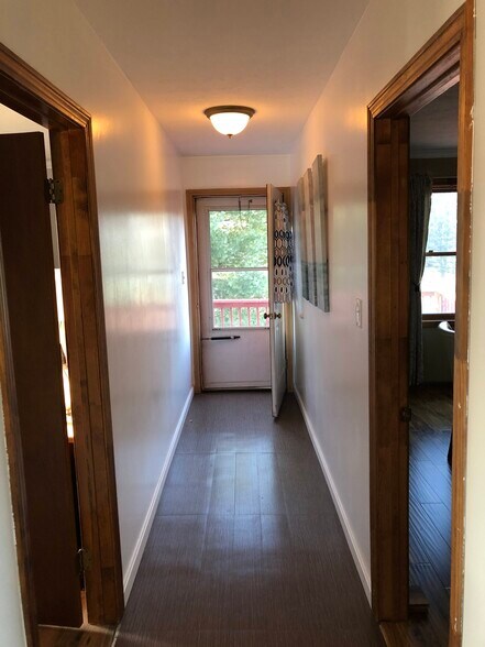 Building Photo - 8 Raymond St